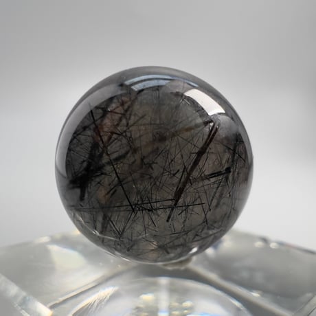 【ガネッシュヒマール産】14mm"手磨き加工"アクチノライトイン天然ヒマラヤ水晶ビーズ/Ganesh Himal Actinolite in Himalayan Quartz Round beads