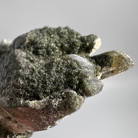 大特価【ガネッシュヒマール産】クローライトイン天然ヒマラヤ水晶/Ganesh Himal Chlorite in Himalayan Quartz