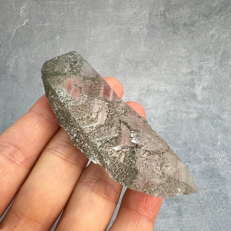 【ガネッシュヒマール産】クローライトイン天然ヒマラヤ水晶/Ganesh Himal Chlorite in Himalayan Quartz