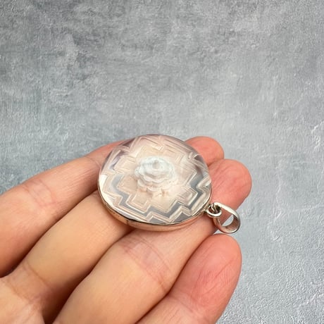 【ガネッシュヒマール産】天然ヒマラヤ水晶 "シュリヤントラ"シルバーペンダントトップ①/Ganesh Himal Himalayan Quartz "Shri Yantra"S/V Pendant