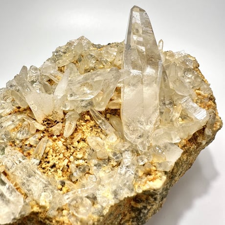 ガネッシュヒマール産リモナイトインヒマラヤ水晶クラスター  Ganesh Himal Limonite in Himalayan Quartz Cluster