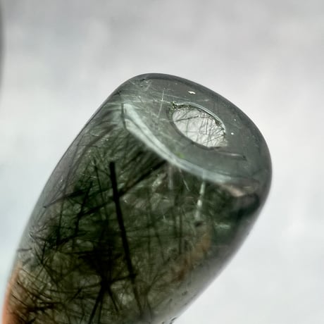 【ガネッシュヒマール産】アクチノライト&クローライトイン天然ヒマラヤ水晶 樽型ビーズ/Ganesh Himal Actinolite&Chlorite in barrel beads