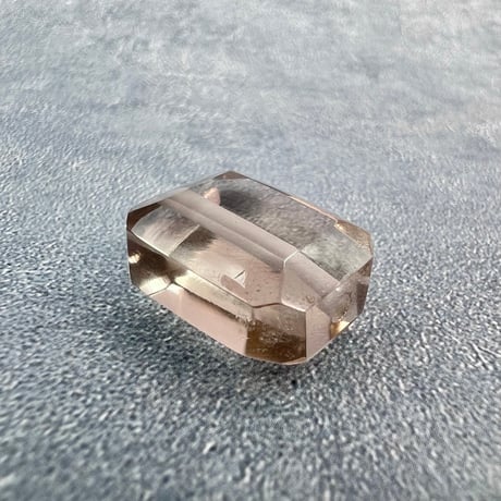【ガウリシャンカール産】天然ヒマラヤスモーキークォーツ"手磨き加工"スクエアビーズ③/Gaurishankar Himalayan Smoky Quartz Square Beads