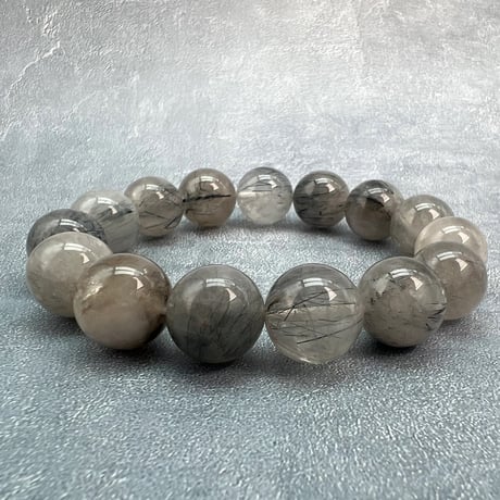 ガネーシュヒマール産 アクチノライトインクォーツ ヒマラヤ水晶 アクチノライト クローライト・イン・クォーツ ネパール