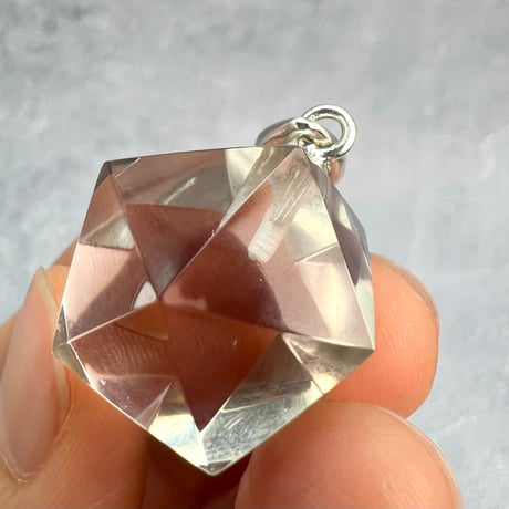 【ガネッシュヒマール産】天然ヒマラヤ水晶"手磨き加工"イコサヘドロン"ペンダントトップ/Ganesh Himal Himalayan Quartz "Icosahedron"Pendant Top