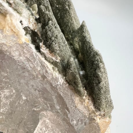 大特価【ガネッシュヒマール産】クローライトイン天然ヒマラヤ水晶❾/Ganesh Himal Chlorite in Himalayan Quartz