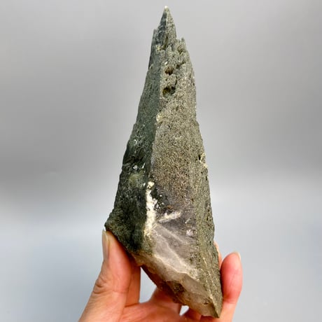 大特価【ガネッシュヒマール産】クローライトイン天然ヒマラヤ水晶/Ganesh Himal Chlorite in Himalayan Quartz