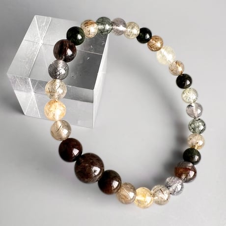 【デザインブレスレット】ガネッシュヒマール産アクチノライトイン天然ヒマラヤ水晶/Ganesh Himal Actinolite in Himalayan Quartz
