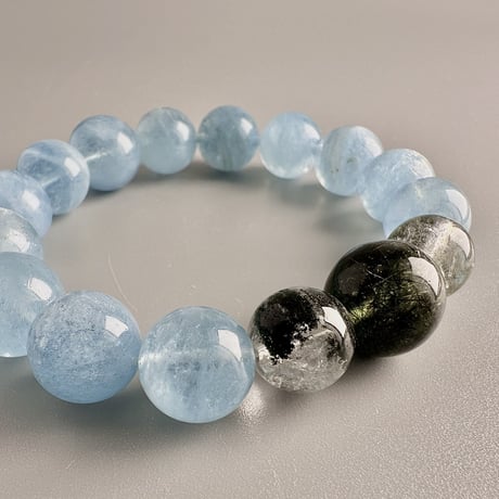 天然アクアマリン+ガネッシュヒマール産クローライト&アクチノライトイン天然ヒマラヤ水晶/Aquamarine+Ganeshhimal Chlorite& in Himalayan Quartz