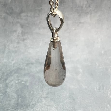【ガウリシャンカール産】天然ヒマラヤスモーキークォーツ雫型ペンダントトップ/GauriShankar Himalayan Smoky Quartz Drop Pendant Top