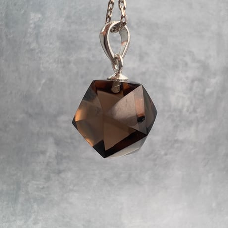 【ガウリシャンカール産】天然ヒマラヤ水晶"手磨き加工"イコサヘドロン"ペンダントトップ①/GauriShankar Himalayan Quartz "Icosahedron"Pendant Top