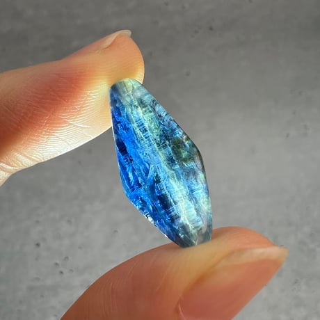 ネパール産天然ヒマラヤカイヤナイト穴あきパーツB-3️⃣/NEPAL﻿ Himalayan Kyanite﻿