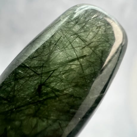 【ガネッシュヒマール産】アクチノライトイン天然ヒマラヤ水晶 樽型ビーズ/Ganesh Himal Actinolite in Himalayan Quartz barrel beads