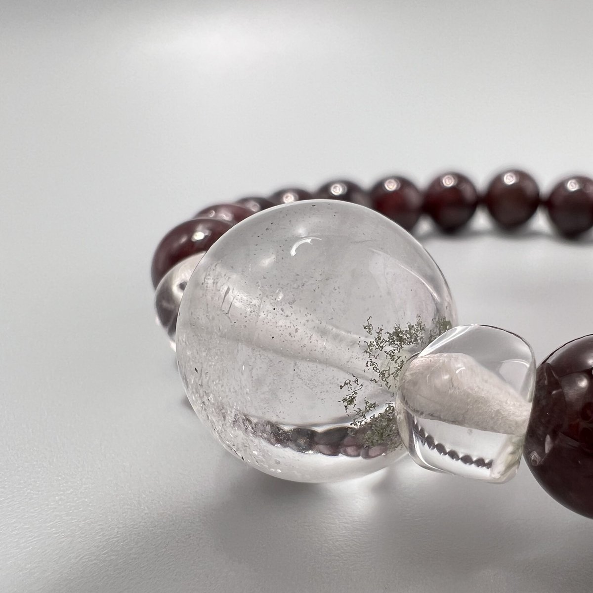 ネパールガーネット+ガネッシュヒマール産クローライトインヒマラヤ  