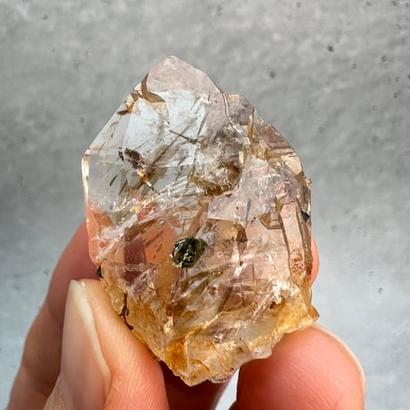 【ガネッシュヒマール産】バイオタイトイン天然ヒマラヤ水晶/Ganesh Himal Biotite in Himalayan Quartz