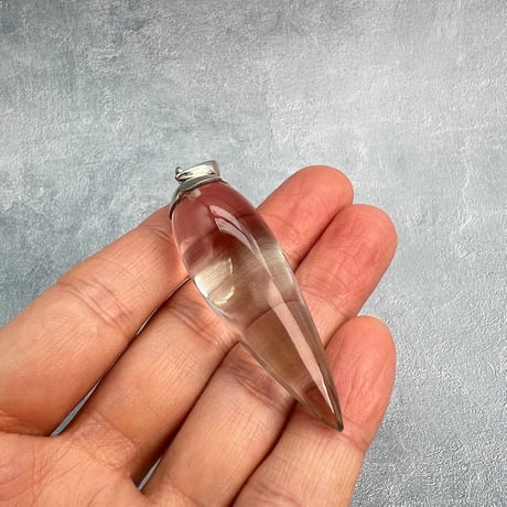 【ガネッシュヒマール産】天然ヒマラヤ水晶"手磨き加工"ペンデュラムペンダントトップ/Ganesh Himal Himalayan Quartz Pendulum Pendant Top