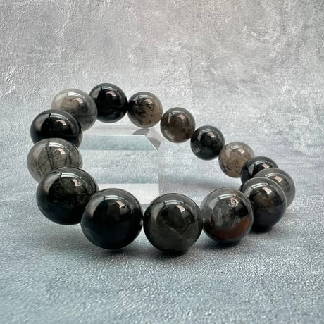 【ガネッシュヒマール産】アクチノライトイン天然ヒマラヤ水晶ブレスレット(グレーブラック系)/Ganesh Himal Actinorite in Himalayan Quartz Bracelet