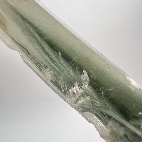 マダガスカル産クローライトインクォーツ/Madagascar Chlorite in Quartz