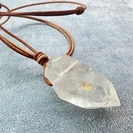 【カイラス産】天然ヒマラヤ水晶革紐付きペンダント⑦/Kailash Himalayan Quartz Pendant