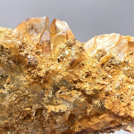 【ガネッシュヒマール産】リモナイトイン天然ヒマラヤ水晶クラスター/ Ganesh Himal Limonite in Himalayan Quartz Cluster