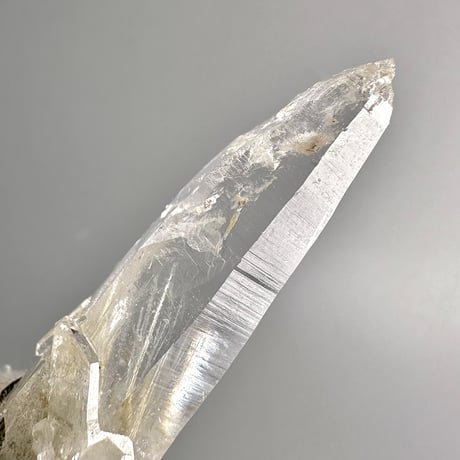 【ガネッシュヒマール産】アクチノライト&クローライトイン天然ヒマラヤ水晶ミニポイント"UU"/Ganesh Himal Actinolite&Chlorite in Himalayan Quartz