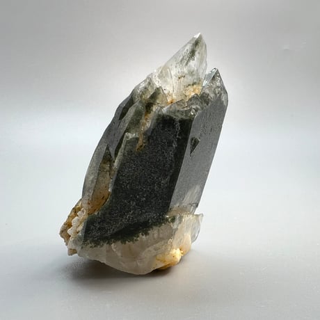 【ガネッシュヒマール産】クローライト イン ヒマラヤ水晶/GaneshHimal Chlorite&Albite in Himalayan Quartz