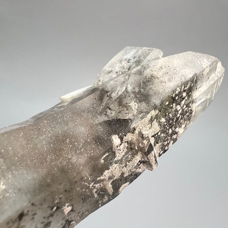 大特価【ガネッシュヒマール産】クローライトイン天然ヒマラヤ水晶⑫/Ganesh Himal Chlorite in Himalayan Quartz