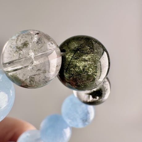 天然アクアマリン+ガネッシュヒマール産クローライト&アクチノライトイン天然ヒマラヤ水晶/Aquamarine+Ganeshhimal Chlorite& in Himalayan Quartz