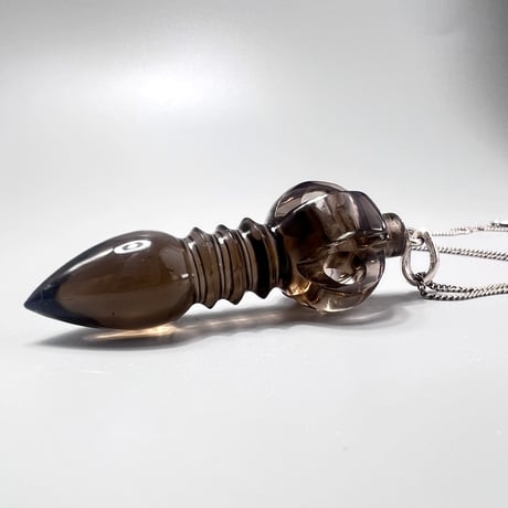 ガウリシャンカール産ヒマラヤスモーキークォーツ"手磨き加工"ペンダント/ペンデュラム(バジュラ.プルバ)/Gauri Shankar Himalayan Smoky Quartz pendant