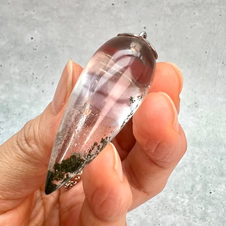 【ガネッシュヒマール産】クローライト入り天然ヒマラヤ水晶"手磨き加工"ペンデュラム④/Ganesh Himal Chlorite in Himalayan Quartz Pendulum