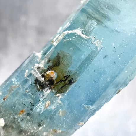 ネパール産【ヒマラヤアクアマリン】原石/Nepal Himalayan Aquamarine