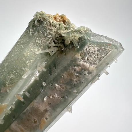 マダガスカル産クローライトインクォーツ/Madagascar Chlorite in Quartz