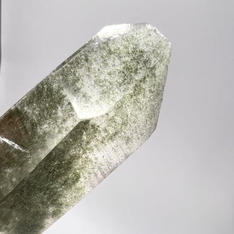 【ガネッシュヒマール産】クローライトイン天然ヒマラヤ水晶ナチュラルポイント③ Ganesh Himal Chlorite in Himalayan Quartz Natural Point