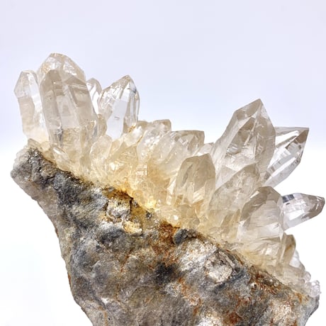 【ガネッシュヒマール産】ガーネットインヒマラヤ水晶クラスター /Ganesh Himal Garnet in Himalayan Quartz