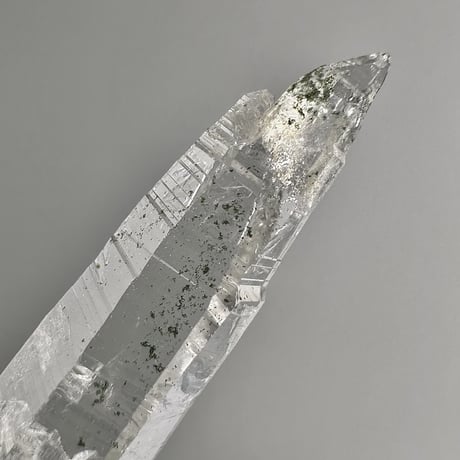 【ガネッシュヒマール産】アクチノライト&クローライトイン天然ヒマラヤ水晶ミニポイント"OO"/Ganesh Himal Actinolite&Chlorite in Himalayan