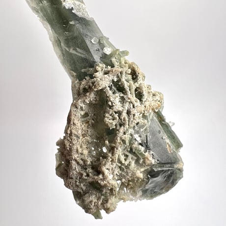 マダガスカル産クローライトインクォーツ/Madagascar Chlorite in Quartz