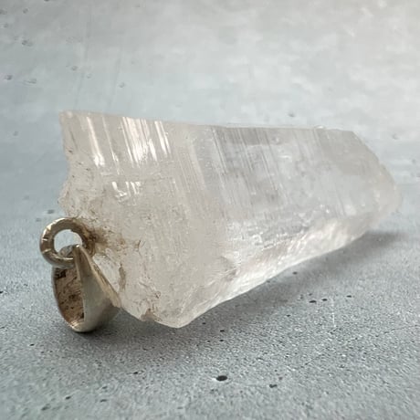 【カイラス産】天然ヒマラヤ水晶バチカン付きペンダントトップ①/Kailash Himalayan Quartz Pendant Top