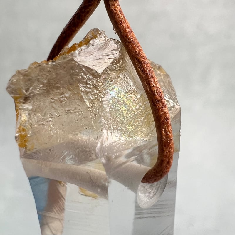 ライモナイトインガネーシュヒマール ガネッシュヒマール産】リモナイトイン天然ヒマラヤ水晶ペンダント⑤