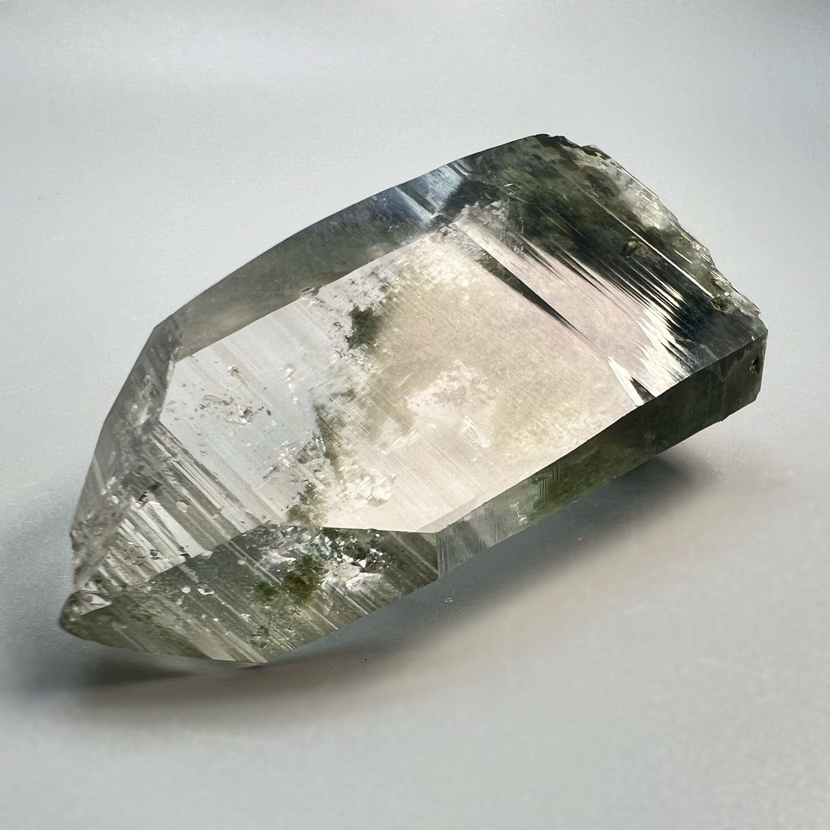 ガネッシュヒマール産】クローライトイン天然ヒマラヤ水晶
