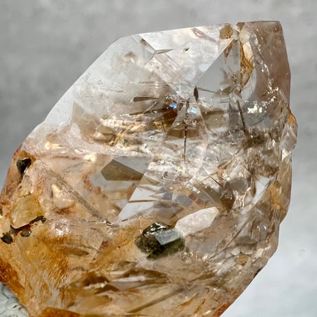 【ガネッシュヒマール産】バイオタイトイン天然ヒマラヤ水晶/Ganesh Himal Biotite in Himalayan Quartz