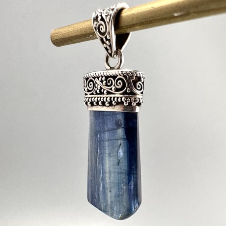 ネパール産ヒマラヤカイヤナイトS/V925ペンダントトップ ① NEPAL Himalayan Kyanite Pendant Top