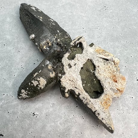 【ガネッシュヒマール産】クローライト イン天然ヒマラヤ水晶/Ganesh Himal Chlorite in Himalayan Quartz