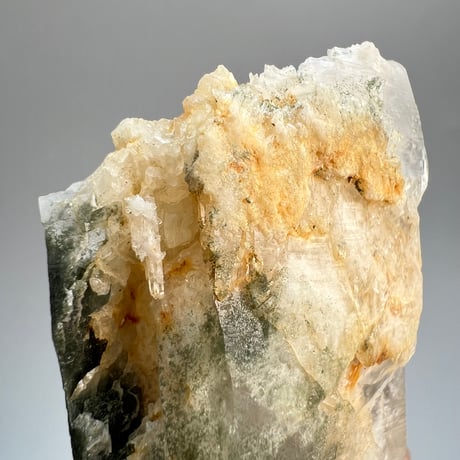 【ガネッシュヒマール産】クローライト イン ヒマラヤ水晶/GaneshHimal Chlorite&Albite in Himalayan Quartz