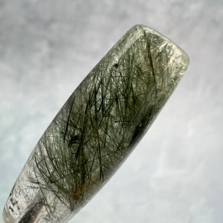 【ガネッシュヒマール産】アクチノライトイン天然ヒマラヤ水晶 樽型ビーズ⑪/Ganesh Himal Actinolite in Himalayan Quartz barrel beads