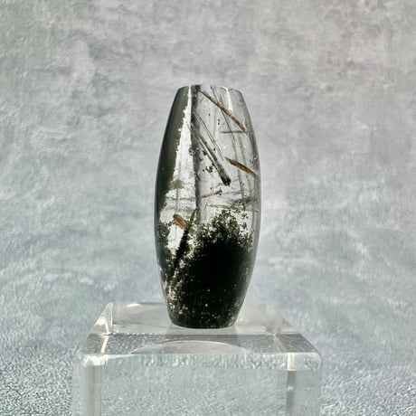 【ガネッシュヒマール産】アクチノライト&クローライトイン天然ヒマラヤ水晶 樽型ビーズ/Ganesh Himal Actinolite&Chlorite in Barrel Beads
