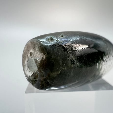 【ガネッシュヒマール産】ガネッシュヒマール産クローライトイン天然ヒマラヤ水晶 樽型ビーズ/Ganesh Himal Chlorite in Himalayan Quartz barrel beads