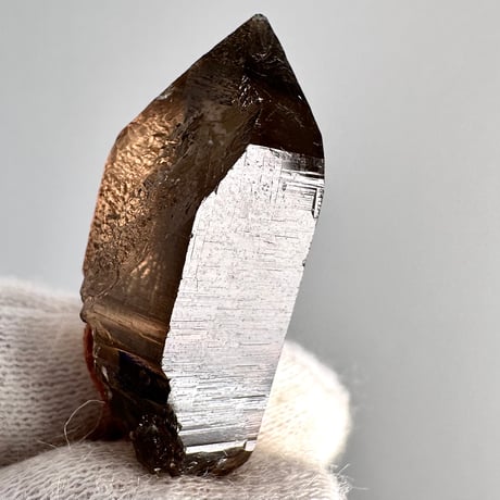 ガウリシャンカール産天然ヒマラヤスモーキークォーツ革紐ペンダント/GauriShankar Himalayan Smoky Quartz Pendant