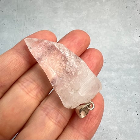 【カイラス産】天然ヒマラヤ水晶バチカン付きペンダントトップ①/Kailash Himalayan Quartz Pendant Top