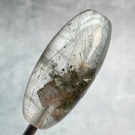 【ガネッシュヒマール産】アクチノライト&クローライトイン天然ヒマラヤ水晶 樽型ビーズ/Ganesh Himal Actinolite&Chlorite in barrel beads