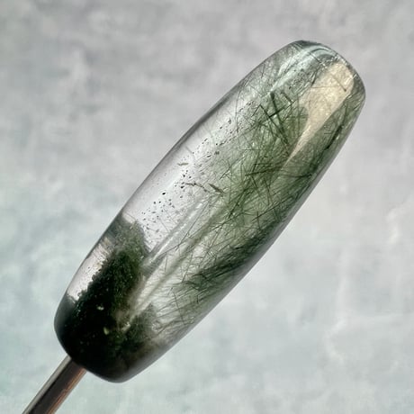 【ガネッシュヒマール産】アクチノライト&クローライトイン天然ヒマラヤ水晶 樽型ビーズ/Ganesh Himal Actinolite&Chlorite in barrel beads